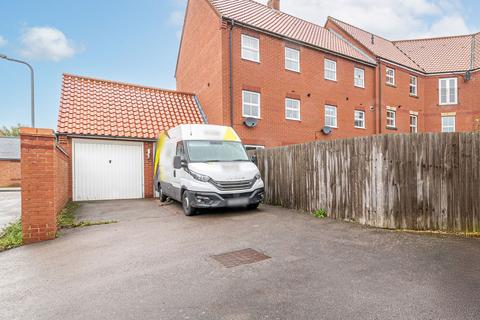 3 bedroom terraced house for sale, Teasel Drive, Desborough NN14