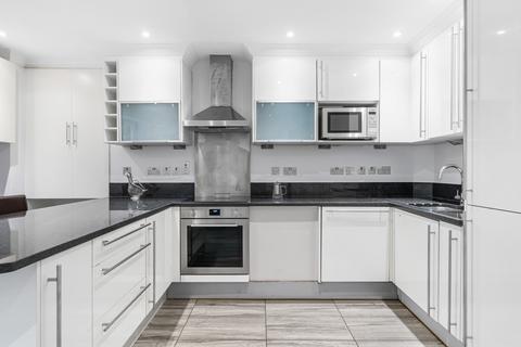 3 bedroom apartment to rent, Jack Straws Castle, London NW3