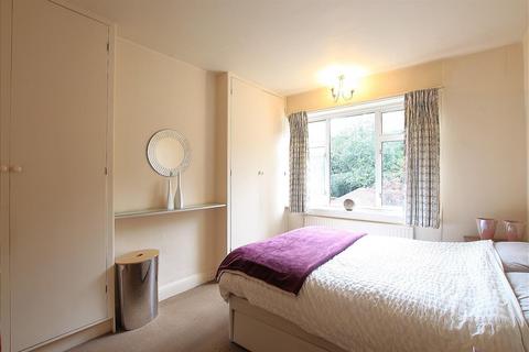 21 Morland Gardens, Southall, UB1 3DY
