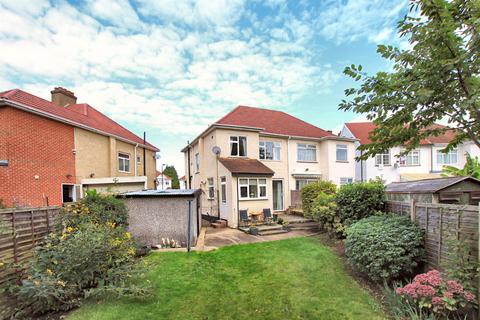 21 Morland Gardens, Southall, UB1 3DY