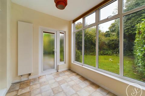 39 Grove Road, Headingley, Leeds, LS6 2AQ