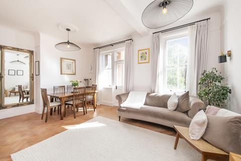 3 bedroom flat for sale, Ashworth Mansions, Grantully Road, London