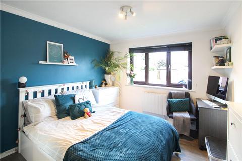 2 bedroom apartment for sale, Queens Avenue, Leigh-on-Sea, Essex, SS9