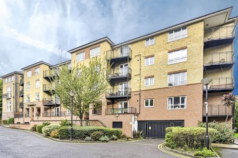 3 bedroom flat for sale, Greenview Close, Acton, London, W3