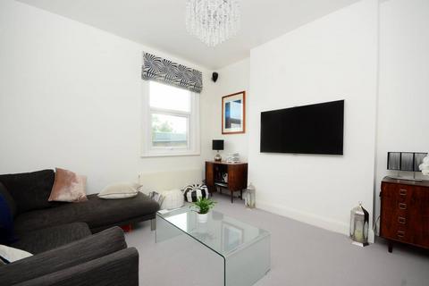 3 bedroom flat to rent, Harvist Road, Queen's Park, London, NW6