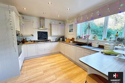 4 bedroom semi-detached house for sale, Glebelands Road, Sale