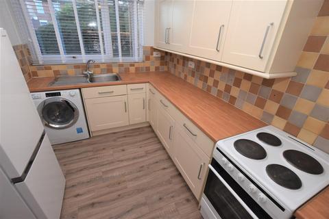 2 bedroom flat to rent, Comberton Road, Kidderminster DY10