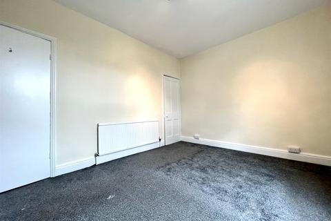 3 bedroom end of terrace house to rent, Fulton Road, Walkley