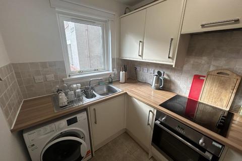 2 bedroom flat to rent, 11/3 Bells Wynd, Old Town, Edinburgh, EH1