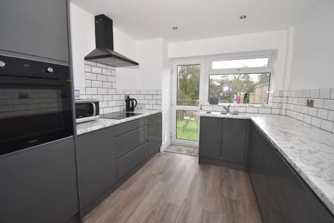 40 Lancelot Road, Exeter, EX4 9BZ