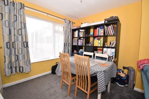 40 Lancelot Road, Exeter, EX4 9BZ