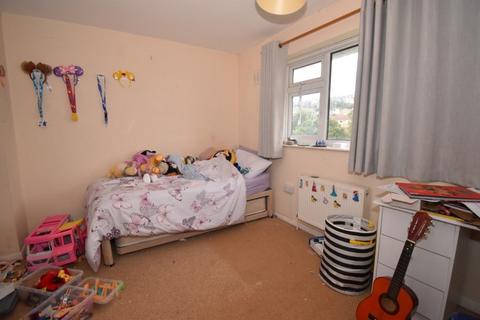 40 Lancelot Road, Exeter, EX4 9BZ