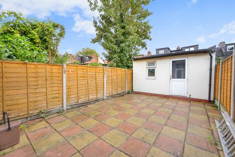 3 bedroom terraced house for sale, Melbourne Road, Wathamstow E17