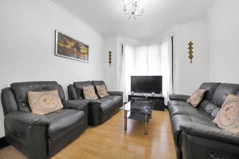 3 bedroom detached house for sale, Melbourne Road, London E17