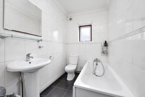 3 bedroom detached house for sale, Melbourne Road, London E17