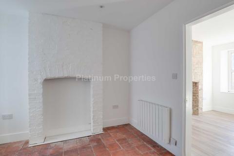 2 bedroom end of terrace house to rent, West End, Ely