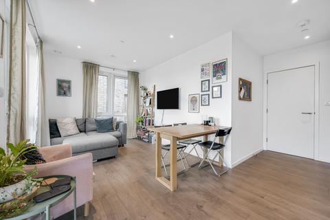 2 bedroom flat for sale, Juniper Drive, London, SW18