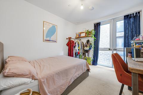 2 bedroom flat for sale, Juniper Drive, London, SW18