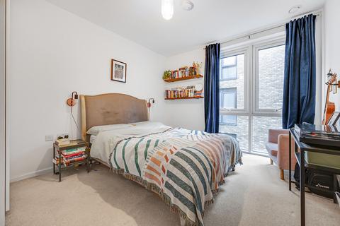 2 bedroom flat for sale, Juniper Drive, London, SW18