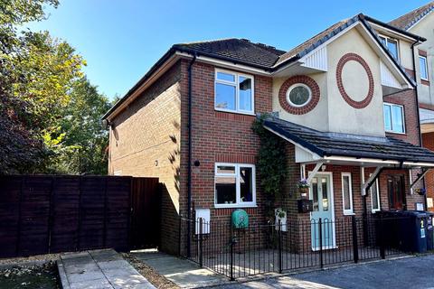 1 Milburn Close, Bournemouth, BH4 9JG
