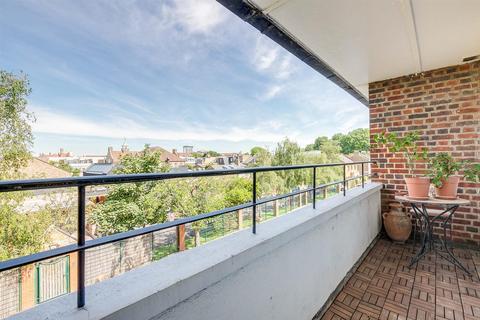 2 bedroom flat for sale, Basuto Road, London