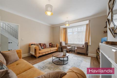 4 bedroom semi-detached house for sale, Park Crescent, Enfield