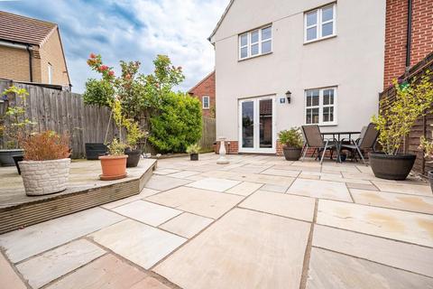 3 bedroom end of terrace house for sale, Flitch Green, Dunmow, Essex