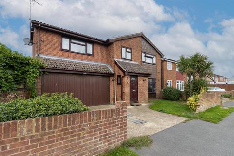 4 bedroom detached house for sale, Goldsworthy Drive, Great Wakering SS3