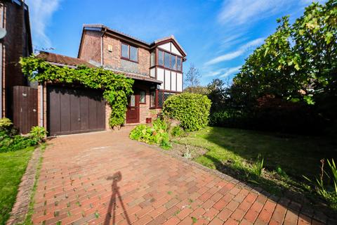 3 bedroom detached house for sale, Chesterfield Close, Southport PR8