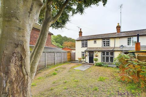 3 bedroom semi-detached house for sale, Chertsey Road, Addlestone, Surrey, KT15