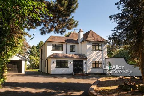 4 bedroom detached house for sale, Worcester Road, Clent.