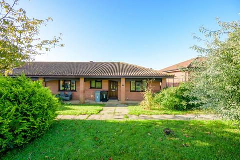 1 bedroom semi-detached bungalow for sale, St. Edmunds Court, Grantham NG31