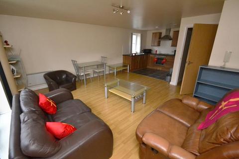 2 bedroom flat to rent, Percy Street, Manchester M15