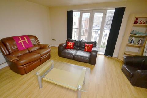 2 bedroom flat to rent, Percy Street, Manchester M15