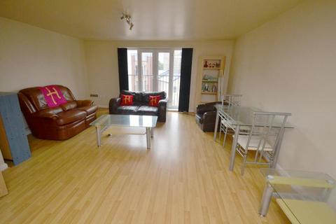 2 bedroom flat to rent, Percy Street, Manchester M15