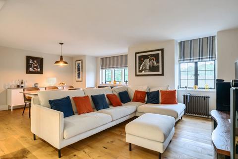 2 bedroom flat for sale, Kings Drive, Midhurst, West Sussex, GU29