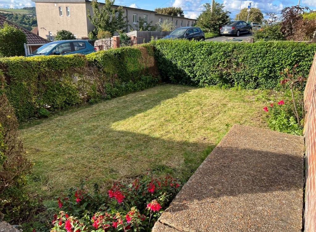 Front garden .jpg