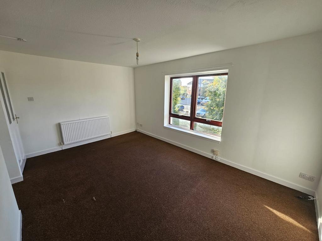 Dalriada Crescent, 3 bed flat to rent £625 pcm (£144 pw)