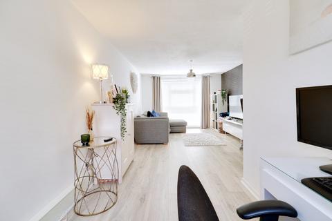 59 Ongar Way, Rainham, RM13 7YR