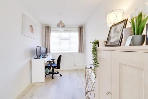 59 Ongar Way, Rainham, RM13 7YR