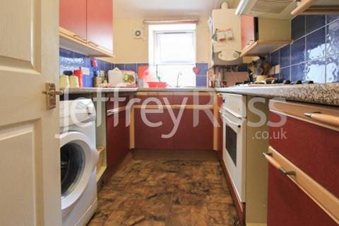 2 bedroom flat to rent, George Court, Cardiff CF24