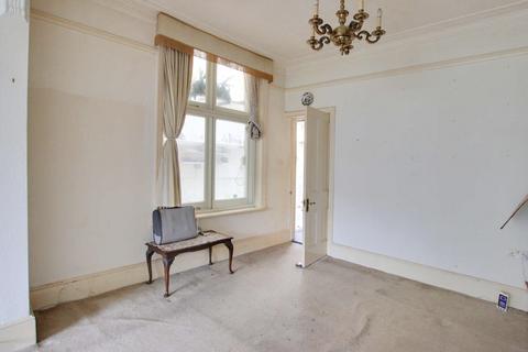 4 bedroom semi-detached house for sale, Ashburton Road, Addiscombe