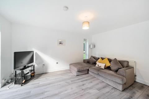 1 bedroom flat for sale, Gledhow Wood Close, Leeds LS8