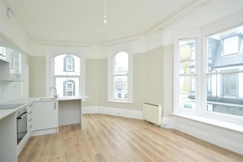 1 bedroom flat for sale, NEWLY RENOVATED * SHANKLIN