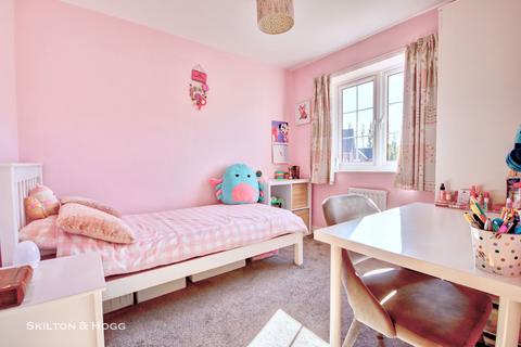 32 Cartmel Road, Daventry, NN11 2PP