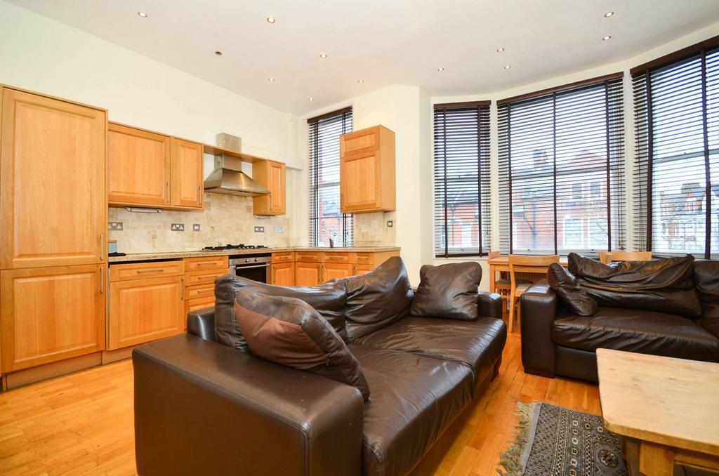 Plympton Road, Kilburn, London, NW6 2 bed flat to rent £2,492 pcm (£575 pw)