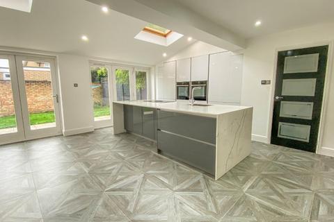 Westward Bartons Close, Balsham, Cambridge, CB21 4EA