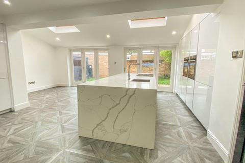 Westward Bartons Close, Balsham, Cambridge, CB21 4EA