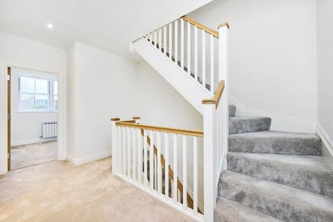 4 bedroom semi-detached house for sale, 6 Beadles Lane, Oxted RH8