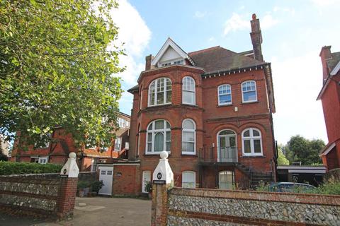 4 bedroom flat for sale, St Johns Road, Eastbourne, BN20 7NQ